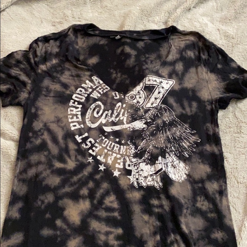 Vneck tie dye shirt